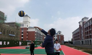 原地跳扣气排球动作要领（提升技巧的关键—跳扣气排球动作要领）