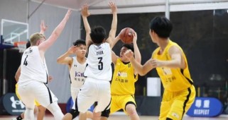 如何有效防守小个子篮球男孩（提升防守技巧，化小个子优势为劣势）