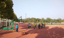 如何教小学生正确进行篮球防守绕步（学会绕步，提升篮球防守技巧）