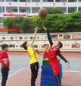 篮球基本防守滑步教学反思（提升防守技巧的关键）