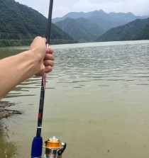 北方水库钓鱼新宠-以路亚垂钓的乐趣（探索北方水库的丰富鱼源，以路亚垂钓技巧全面解析）