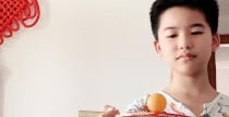 如何在家练习乒乓球颠球技巧（有效的家庭乒乓球训练方法及技巧）