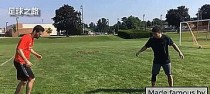 足球技巧（掌握切球转圈，让你的足球技艺更上一层楼）