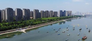 探秘九堡大桥下的路亚钓鱼乐趣（在美丽的九堡大桥下体验刺激的路亚钓鱼）