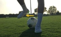 如何提高右脚足球技巧（从零基础到技术高手，掌握关键要素）