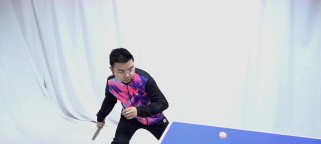 新手打乒乓球的技巧和姿势（从零开始，轻松掌握乒乓球技巧）