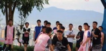 如何解决孩子打篮球时防守老爱犯规的问题（培养孩子自律精神，提高篮球技术水平）
