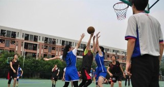 女子篮球防守的关键技巧（提升女子篮球防守效果的技术要点与训练方法）