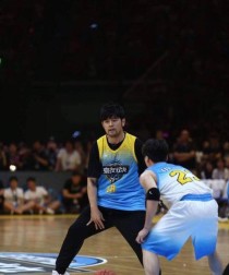 恋爱如篮球，防守让爱更甜蜜（爱情中的对抗，关键是相互守护）