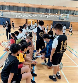 篮球防守脚步训练U12的重要性（提升年轻球员的防守技巧和身体协调能力）