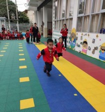 乒乓球快推球技巧教案中班（提高乒乓球快推球水平的实用教学方法）