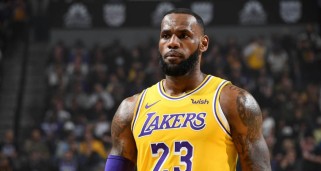 2021赛季NBA球员薪资排行榜揭晓！（NBA球员薪资争霸，谁才是最富有的巨星？）