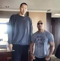 NBA奇葩身高体重排行榜（探索NBA历史上最高和最重的球员，以及其对比和影响力）