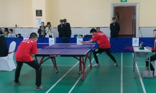乒乓球攻防比赛的技巧与方法（打好攻守两端，掌握胜利的关键）