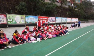 小学生篮球防守小碎步技巧（掌握正确姿势，提高防守能力）