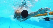 快速掌握游泳技巧的秘诀（简单有效的训练方法助您迅速成为游泳高手）