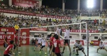 掌握排球直线开球的技巧（打造稳准狠的开球动作）
