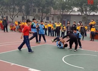 篮球封眼防守球门的可行性（探讨篮球运动员是否可以封眼防守球门一）