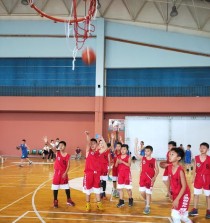 小学篮球防守训练方法大全（提升小学生篮球防守能力的综合训练方案）
