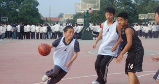 台湾高中生篮球防守训练（以防守为主攻，让篮球梦更精彩）