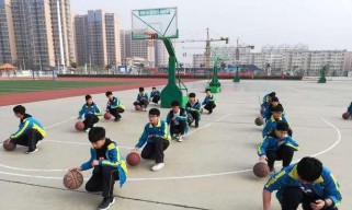 正确的篮球防守姿势（提升防守技巧、防守动作要领详解）