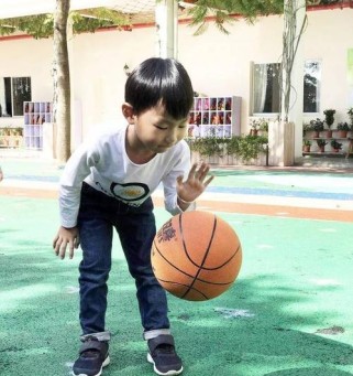 幼儿园篮球防守训练——培养孩子综合能力的关键（开启幼儿园篮球训练之路，初步打好防守基础）