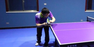 乒乓球左手握球技巧教学（掌握乒乓球左手握球的要领，提高球技水平）