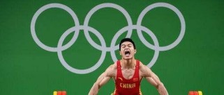 优化排球运动中的交叉步动作技巧（提升排球运动员的速度和灵活性，关键在于交叉步动作）