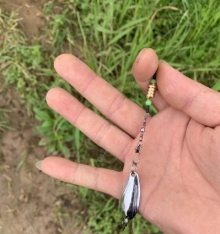 路亚急流钓鱼技巧（突破流速限制，提升路亚钓鱼效果的必备装备）
