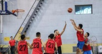 打造坚实的篮球防守（防守技能、动作、意识、战术等关键要素的全面提升）