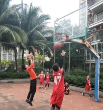 提升篮球防守能力的交换训练方法（以篮球交换防守训练来提高球员的身体素质和技术水平）