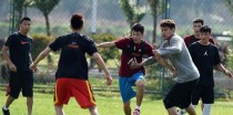 探索提升过人技巧的秘诀（如何在足球比赛中脱颖而出？-）