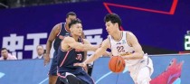 路人王（探索篮球场上那位神秘防守大师的技巧和策略）