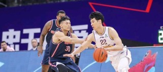 路人王（探索篮球场上那位神秘防守大师的技巧和策略）