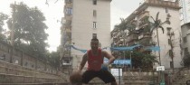 篮球技巧（掌握传球技巧，有效制造犯规机会）