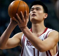 姚明在NBA的总得分排行榜中的位置（姚明在NBA历史上得分最多的球员之一）