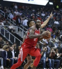 如何防守以身高优势为主的瘦男生篮球运动员（揭秘瘦男生篮球防守绝招，挑战身高差距的技巧）