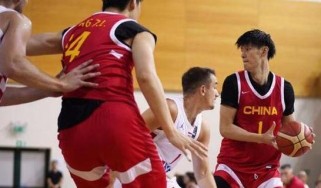 篮球个人防守身体素质的重要性（构建出色个人防守的关键因素）