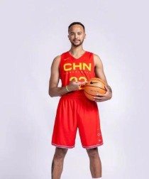 幼儿篮球发球时的防守技巧（提高幼儿篮球发球时的防守能力，让他们成为出色的球员）
