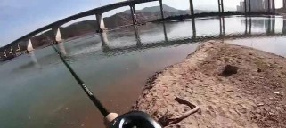 乡下河流路亚钓鱼之乐（探索乡间河流，感受路亚钓鱼的乐趣）