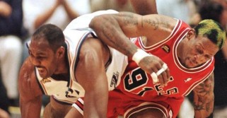 StrategiesforDefensivePlayersinBasketball（EnhancingDefensiveSkillstoOutshineOpponents）