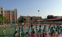 提高班篮球防守教学能力的关键策略（培养出色的篮球防守技能和团队协作精神）