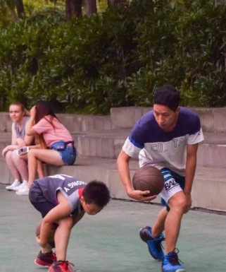 少儿篮球练防守，打造坚实的篮球防守能力（从基础开始，一步步提升防守技巧）