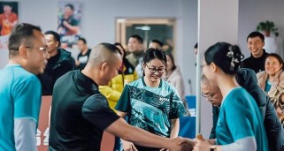 以马老师乒乓球比赛技巧教学（掌握乒乓球比赛技巧，成为高手）