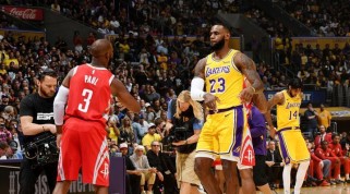 詹姆斯在NBA连续得分上双排行榜的统治力（记录超越传奇，詹姆斯在历史上的突出表现）