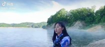 路亚钓鱼女子的激情与专注（探寻她独特的鱼类世界）