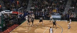 探讨3v3篮球防守（深入剖析前场和后场防守在3v3篮球比赛中的优劣势）