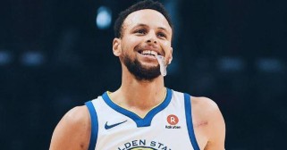 NBA五大帅哥，看帅看球两不误（华丽外表与顶尖才华的完美结合，这是NBA五大帅哥的魅力所在）