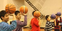 小篮球防守的正确站位方法（提高防守效果的关键点）