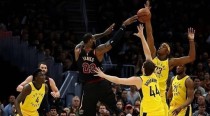 NBA最后24秒命中率排行榜揭晓（哪位球员在压力下的表现最为出色？）
